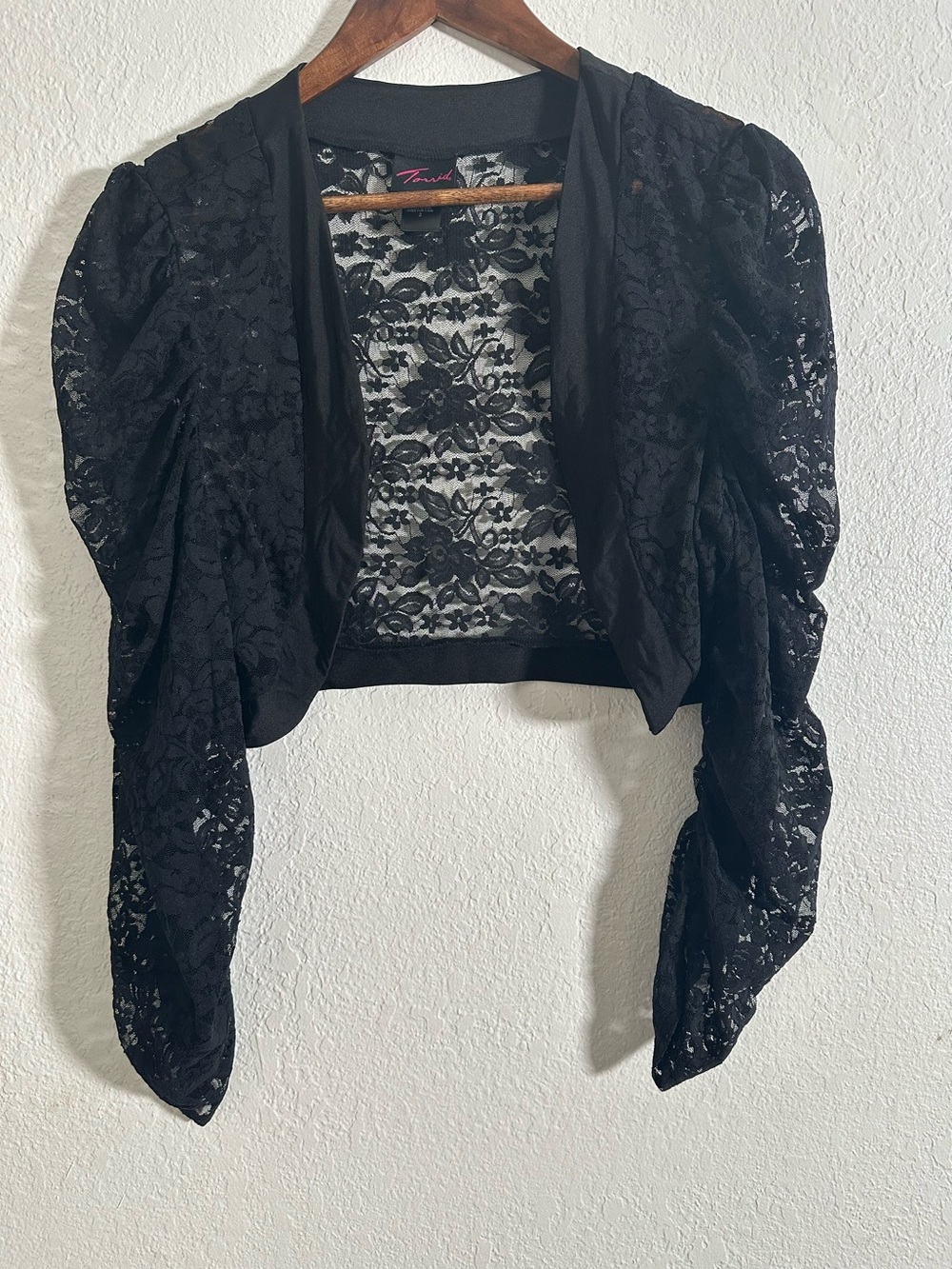 Torrid Black Lace Open-Front Bolero Shrug Size 2